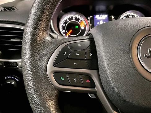 Used 2021 Jeep Cherokee Latitude image 11