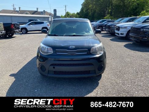 Used 2018 Kia Soul FWD image 2