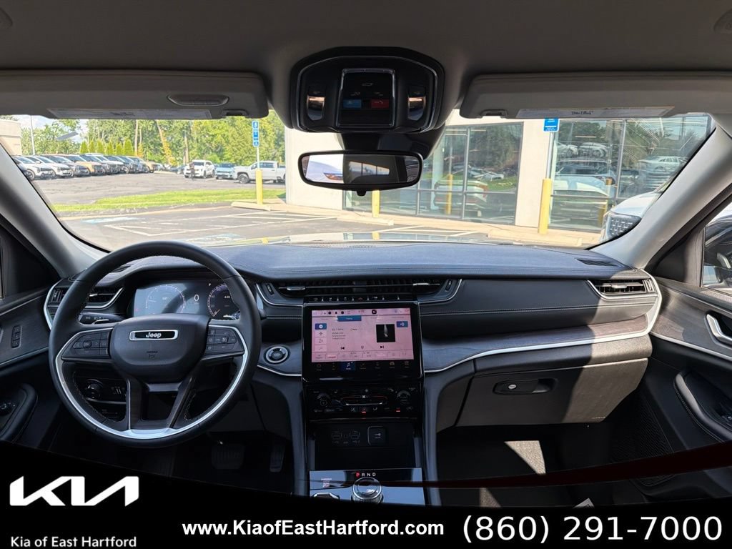 Used 2023 Jeep Grand Cherokee Limited AWD/4WD image 22