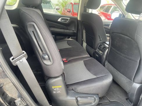 Used 2019 Nissan Pathfinder S AWD/4WD image 22