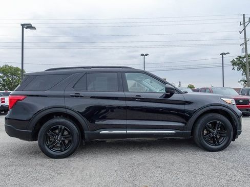 Used 2023 Ford Explorer XLT w/ Equipment Group 202A image 9