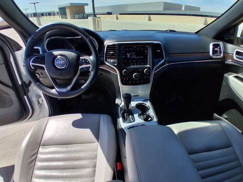 Used 2018 Jeep Grand Cherokee Limited AWD/4WD image 11