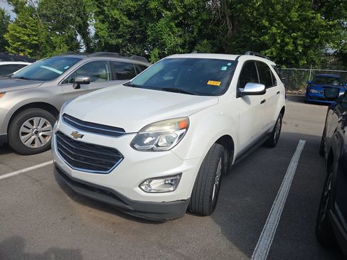 Used 2016 Chevrolet Equinox LTZ w/ Enhanced Convenience Package FWD image 8