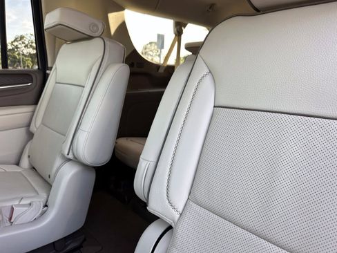 Used 2021 GMC Yukon XL Denali image 13