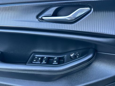 New 2025 Jeep Grand Cherokee Laredo X w/ Luxury Tech Group I image 11