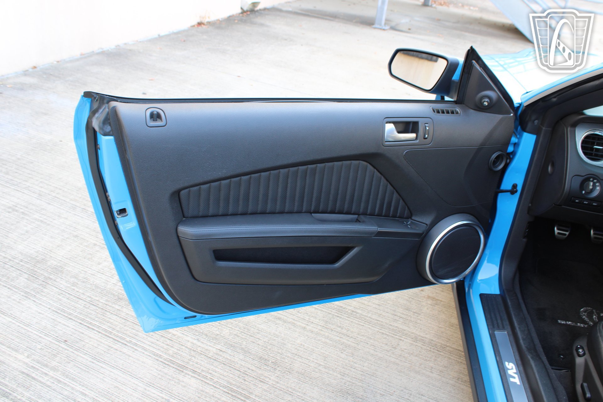 Used 2010 Ford Mustang Shelby GT500 RWD image 17