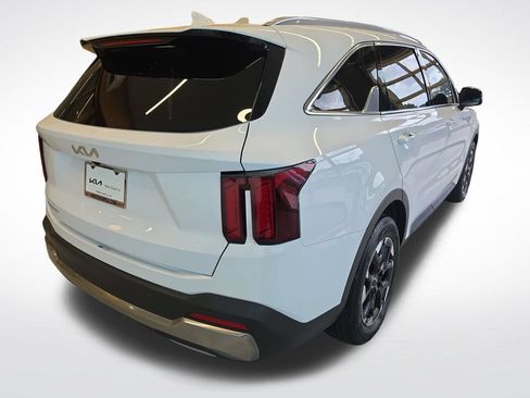 Certified 2024 Kia Sorento S w/ Panoramic Sunroof Package FWD image 7