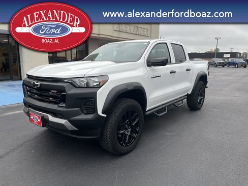 Used 2023 Chevrolet Colorado Trail Boss w/ Technology Package image 1
