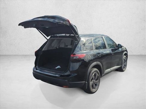 Certified 2025 Nissan Rogue SV image 8