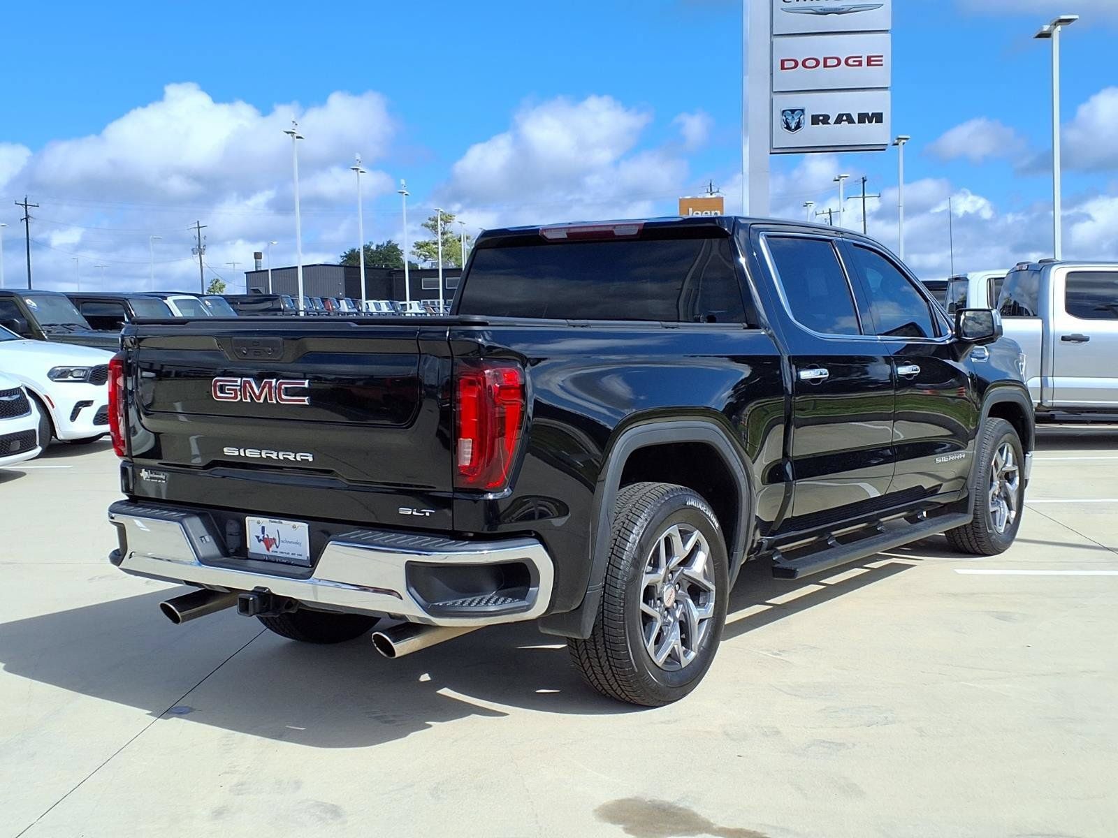 Used 2022 GMC Sierra 1500 SLT w/ SLT Convenience Package RWD image 6