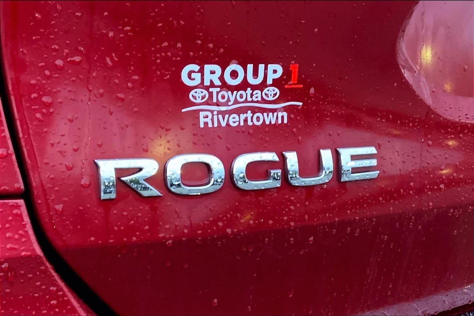 Used 2017 Nissan Rogue SL w/ SL Premium Package FWD image 28