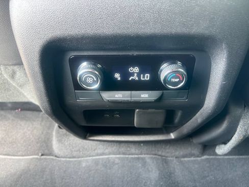 Used 2026 Chevrolet Traverse LT w/ Driver Confidence Package AWD/4WD image 16