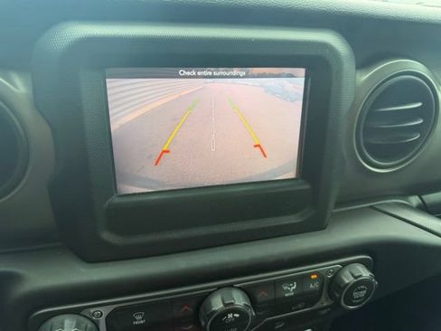 Used 2019 Jeep Wrangler Unlimited Sport S AWD/4WD image 9