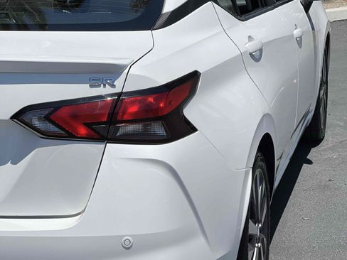 Used 2020 Nissan Versa SR FWD image 27