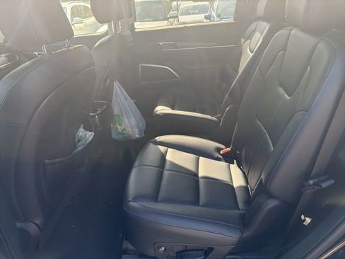 Used 2021 Kia Telluride EX w/ EX Premium Package FWD image 12
