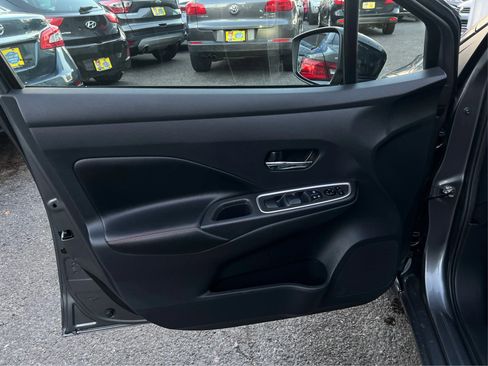 Used 2024 Nissan Versa SR image 22