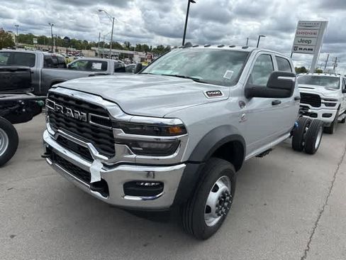 New 2026 RAM 5500 Tradesman w/ Chrome Appearance Group image 2