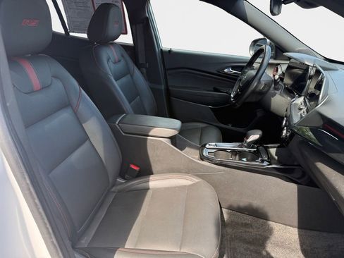 Used 2024 Chevrolet Trax RS w/ Driver Confidence Package image 19