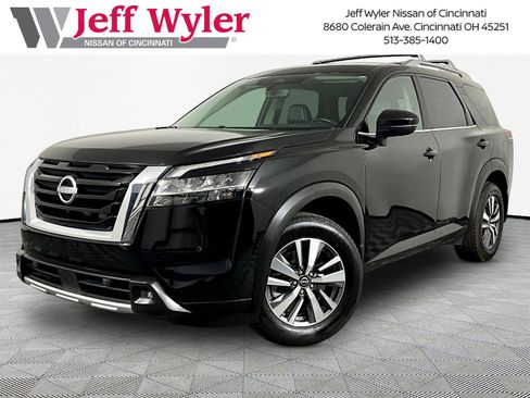Used 2024 Nissan Pathfinder SL AWD/4WD image 1