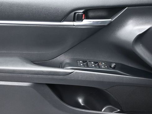 Used 2019 Toyota Camry LE FWD image 11