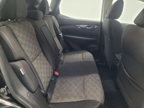 Used 2020 Nissan Rogue Sport SV image 19