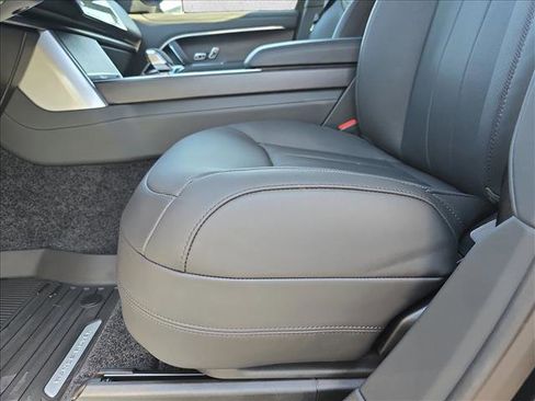 New 2025 Land Rover Range Rover SE image 29