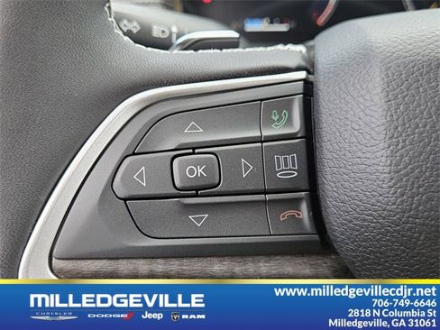 New 2025 Jeep Grand Cherokee Limited w/ Black Appearance Package image 28