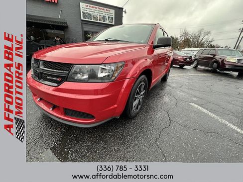 Used 2018 Dodge Journey SE w/ Popular Equipment Group image 1