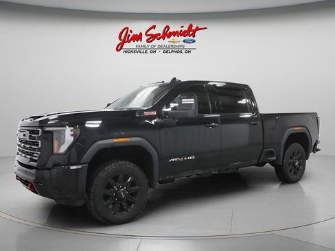 Used 2025 GMC Sierra 2500 AT4 AWD/4WD image 2