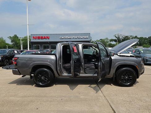 Certified 2024 Nissan Frontier SV w/ Technology Package AWD/4WD image 10