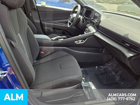 Used 2025 Hyundai Elantra Sport image 14