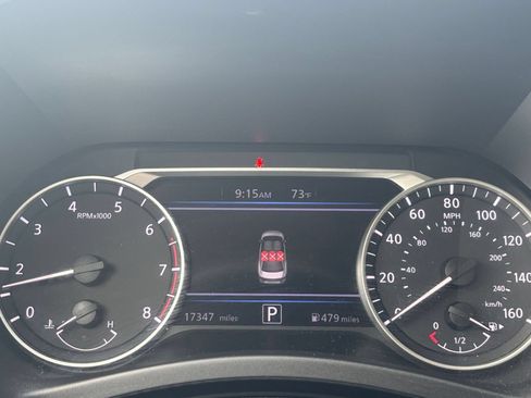 Used 2025 Nissan Sentra SV FWD image 35