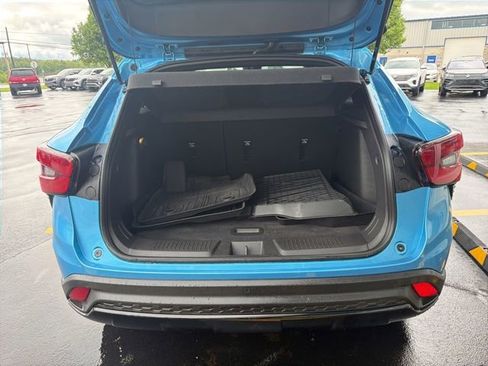 Used 2025 Chevrolet Trax RS w/ Driver Confidence Package FWD image 16