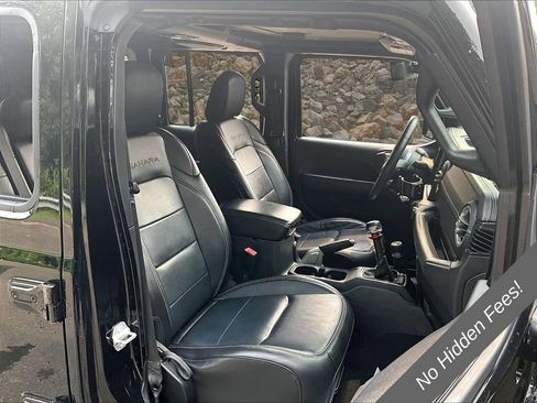 Used 2018 Jeep Wrangler Unlimited Sahara w/ Dual Top Group AWD/4WD image 7