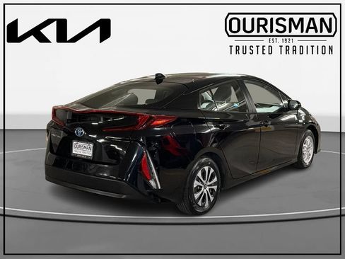 Used 2022 Toyota Prius Prime LE FWD image 4