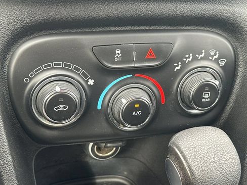 Used 2016 Dodge Dart SXT FWD image 18