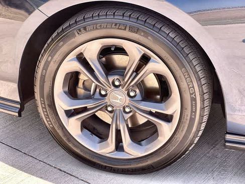 Used 2023 Honda Accord EX image 9