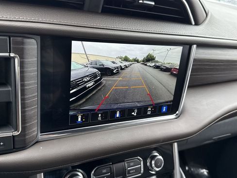 Used 2023 GMC Yukon Denali AWD/4WD image 19