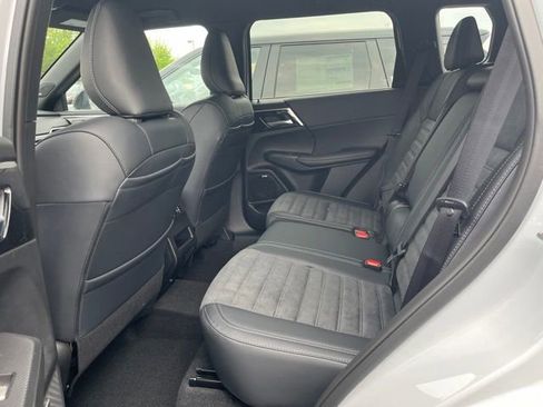 New 2026 Mitsubishi Outlander LE FWD image 18