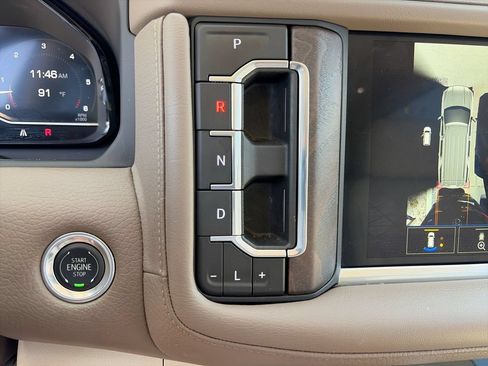 Used 2024 GMC Yukon XL Denali RWD image 23