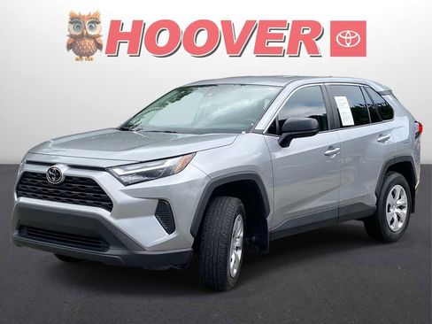 Used 2024 Toyota RAV4 LE FWD image 5