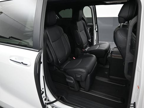 Certified 2026 Toyota Sienna Platinum AWD/4WD image 35