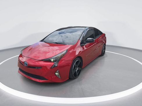 Used 2017 Toyota Prius Four Touring w/ Premium Convenience Package FWD image 4