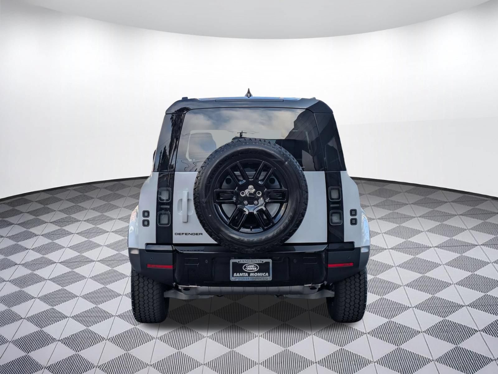 New 2026 Land Rover Defender 110 S AWD/4WD image 4