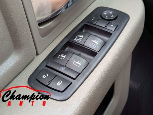 Used 2011 RAM 1500 Classic SLT AWD/4WD image 22
