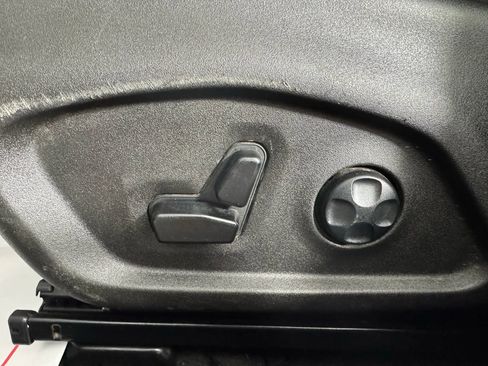 Used 2019 Jeep Renegade Limited w/ UConnect 8.4 Nav Group image 32