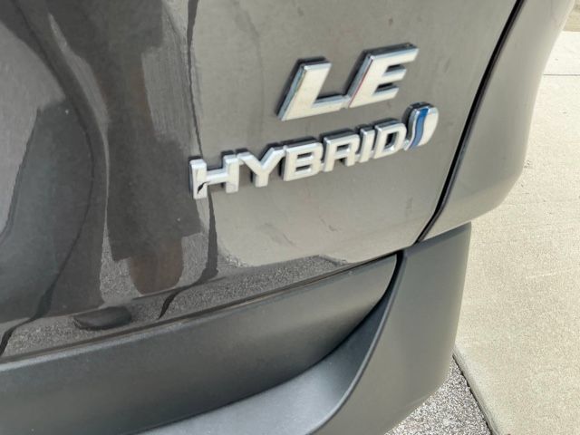 Used 2024 Toyota RAV4 LE AWD/4WD image 6
