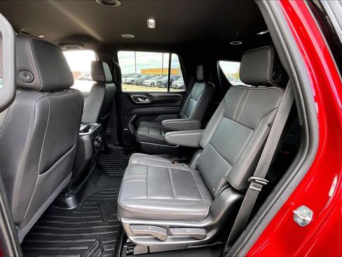 Used 2022 Chevrolet Tahoe RST w/ Luxury Package image 17