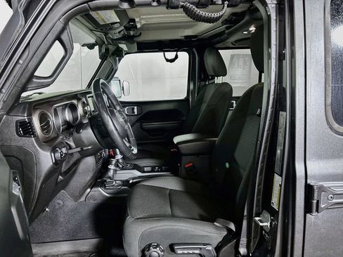 Used 2021 Jeep Gladiator Sport AWD/4WD image 11