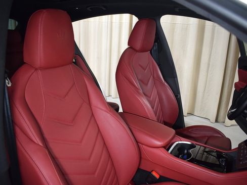 Used 2024 Maserati Grecale Trofeo image 22